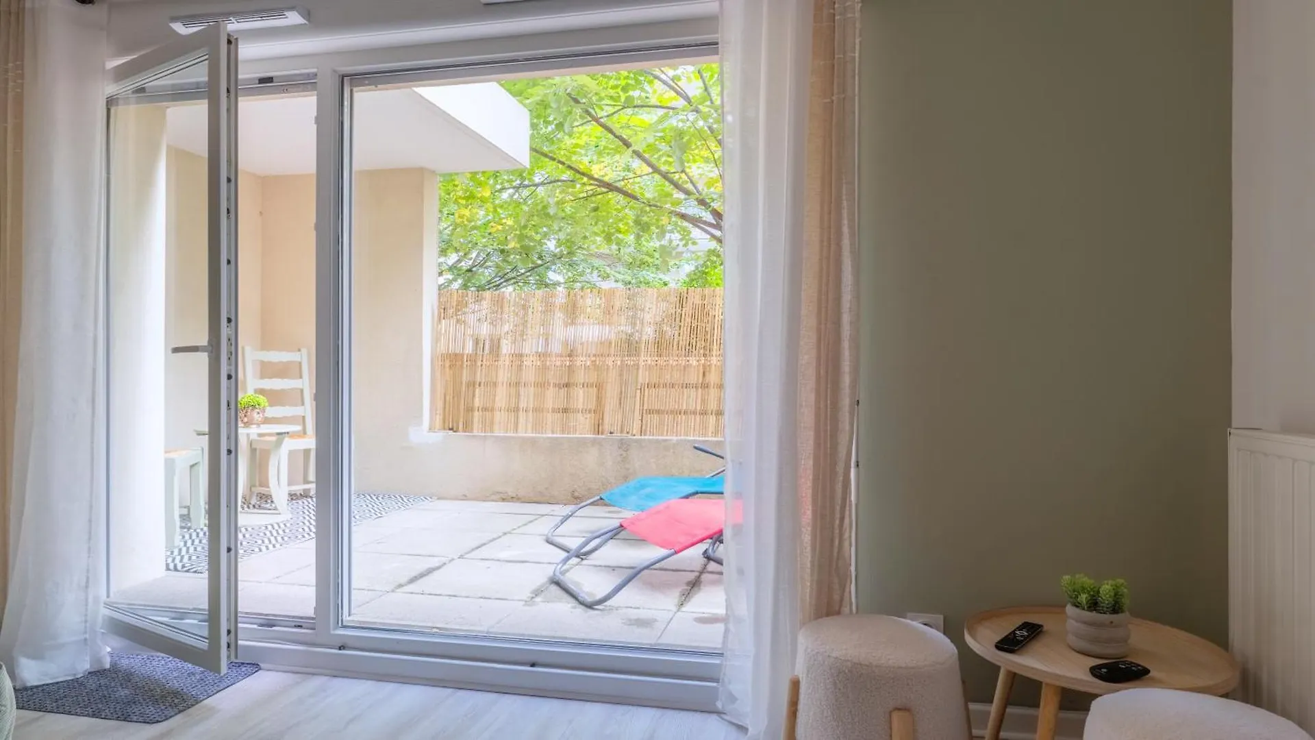 Cosy Studio Avec Terrasse Et Parking Prive Gratuit, Ideal Pour Explorer Lyon Villeurbanne Apartamento
