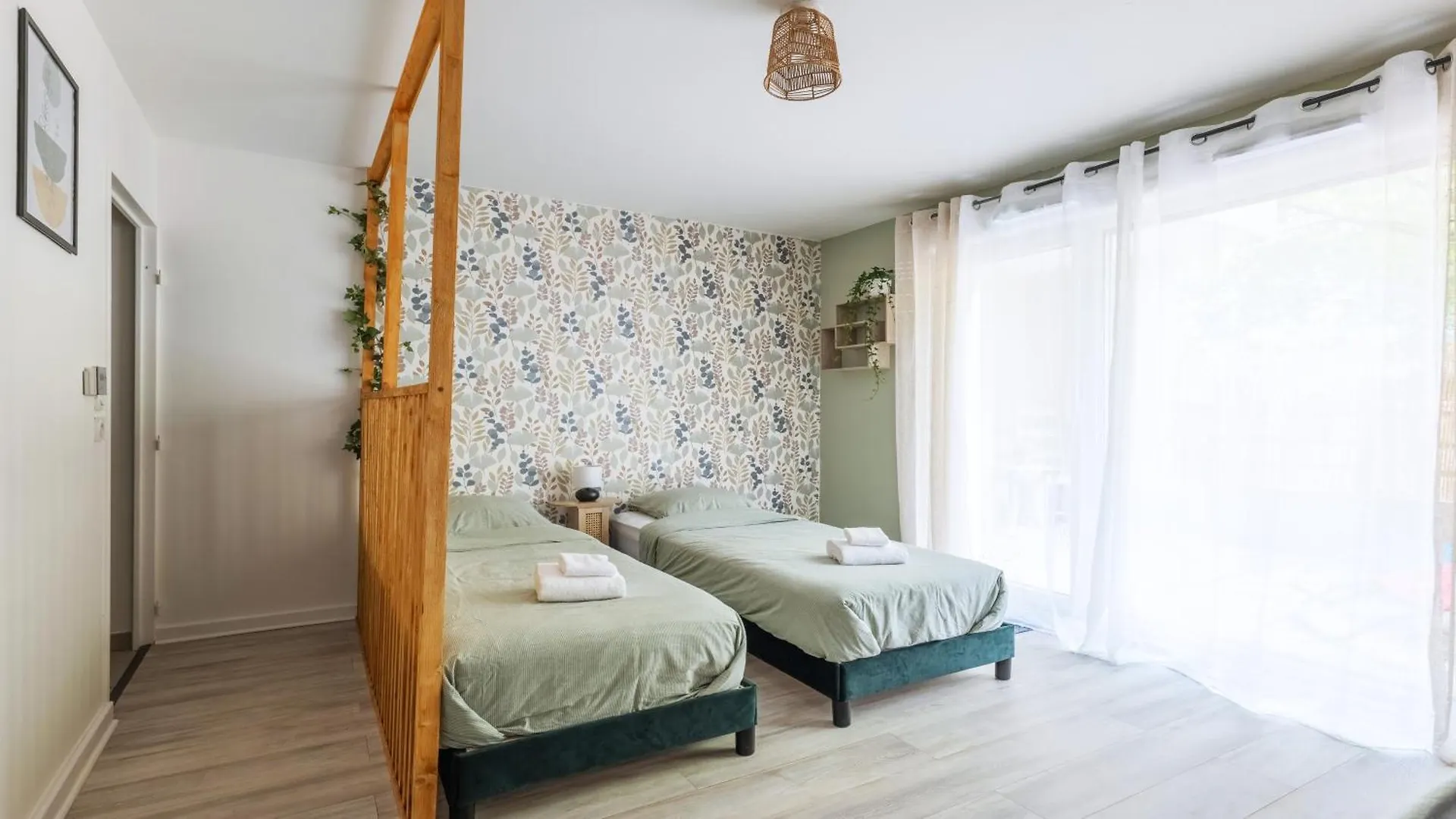 Cosy Studio Avec Terrasse Et Parking Prive Gratuit, Ideal Pour Explorer Lyon Villeurbanne